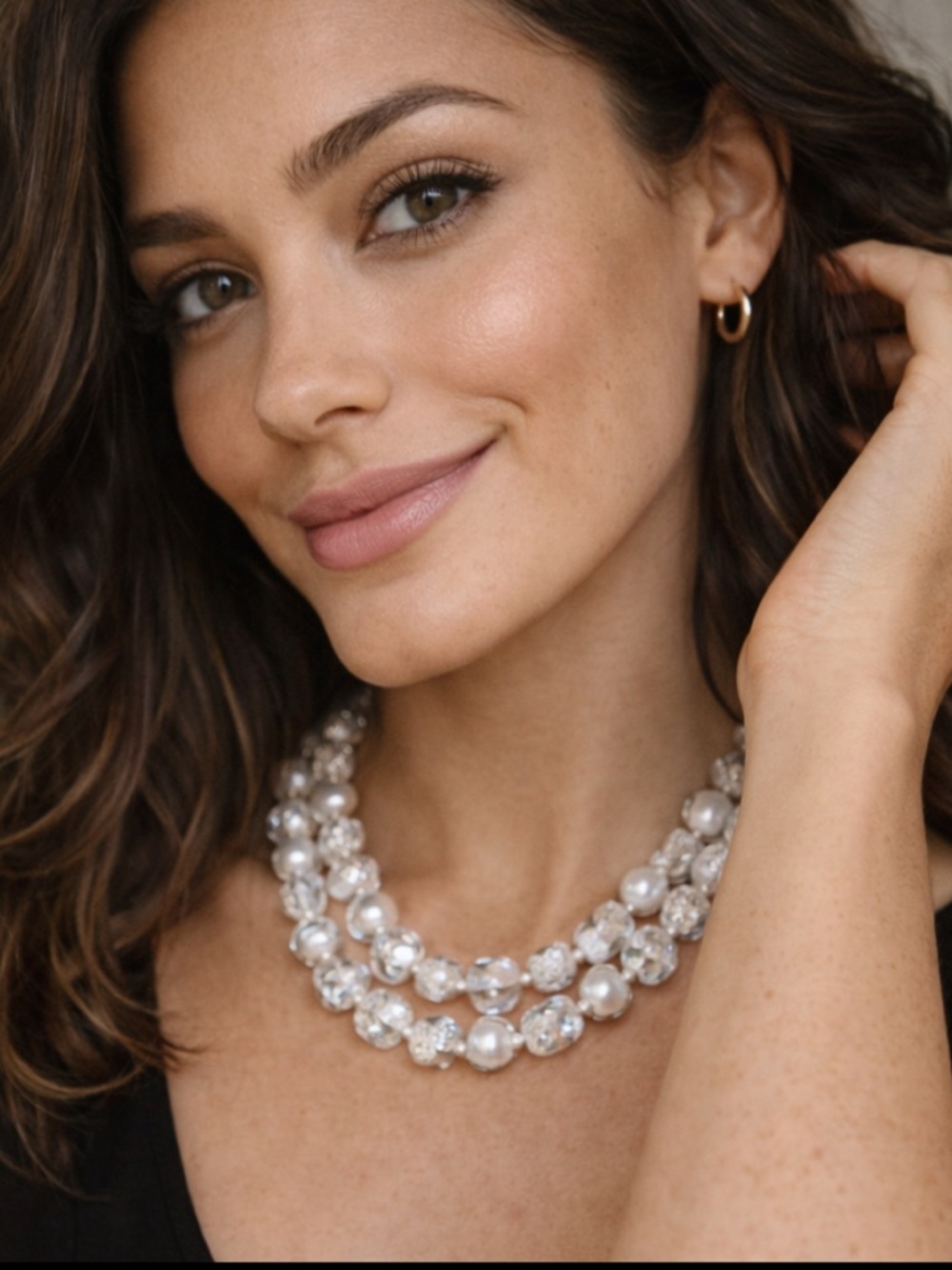 Elegant faux pearl & crystal beaded necklace featuring timeless vintage inspired